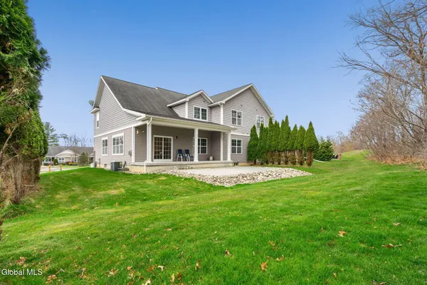 $585,000 | 2 Vista Court, Clifton Park, NY 12065
