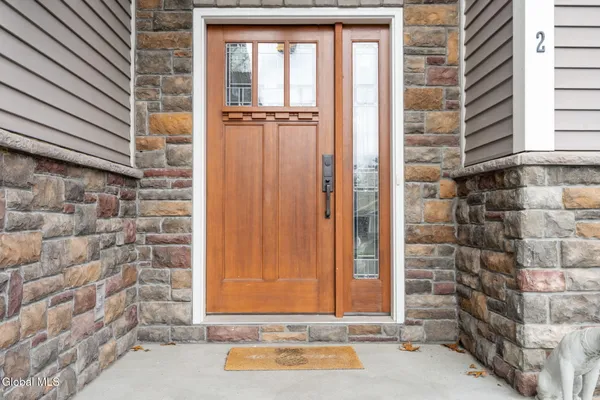 $585,000 | 2 Vista Court, Clifton Park, NY 12065