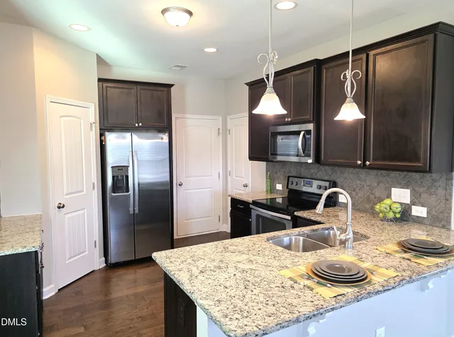 $2,100 | 281 East Webber Lane, Clayton, NC 27527