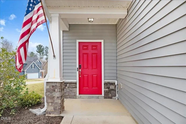 $2,100 | 281 East Webber Lane, Clayton, NC 27527