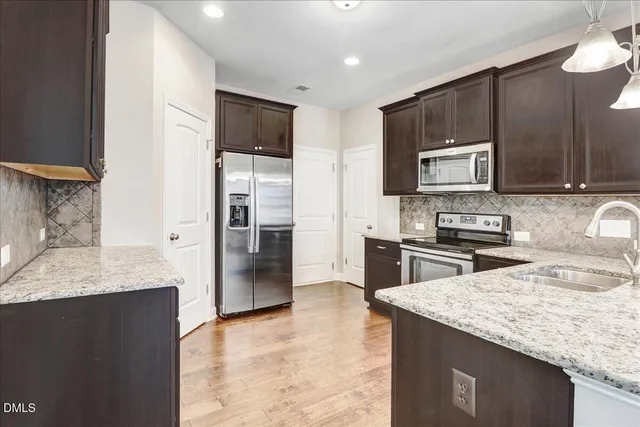 $2,100 | 281 East Webber Lane, Clayton, NC 27527