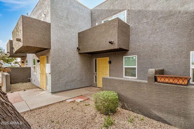 $1,350 | 15427 North Jerry Street, Unit A1, Surprise, AZ 85378