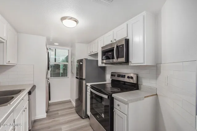 $1,350 | 15427 North Jerry Street, Unit A1, Surprise, AZ 85378