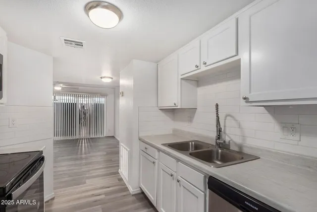 $1,350 | 15427 North Jerry Street, Unit A1, Surprise, AZ 85378