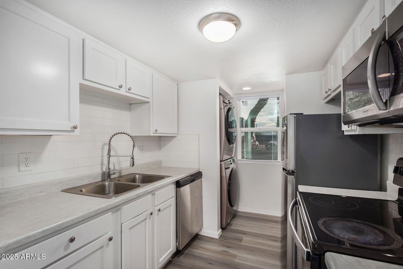 15427 North Jerry Street, Unit A1 Surprise, AZ 85378 - Photo 7 of 26 large-6