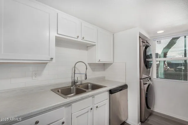 $1,350 | 15427 North Jerry Street, Unit A1, Surprise, AZ 85378