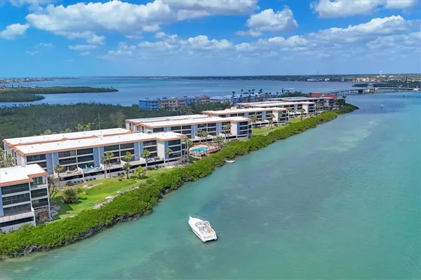 $340,000 | 1701 Beach Road, Unit 208, Englewood, FL 34223