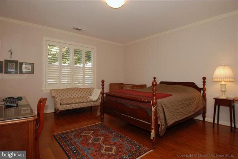 7 Devon Hill Road, Unit A6 Baltimore, MD 21210 - Photo 14 of 23 Master Bedroom