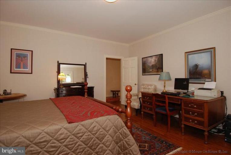 7 Devon Hill Road, Unit A6 Baltimore, MD 21210 - Photo 15 of 23 Master Bedroom #2