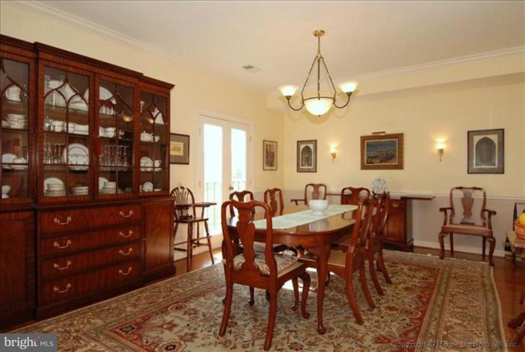 7 Devon Hill Road, Unit A6 Baltimore, MD 21210 - Photo 8 of 23 Dining Room