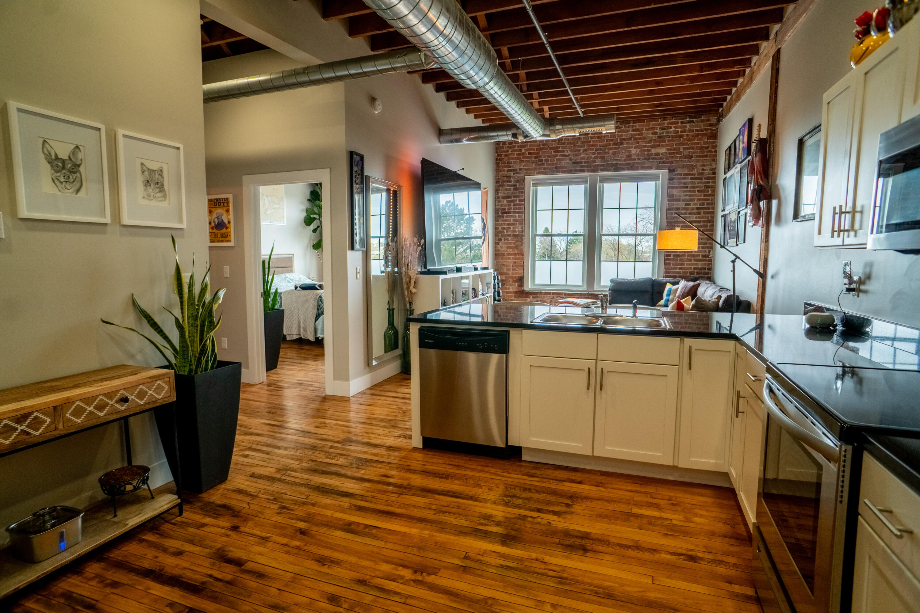 86 Washington Street, Unit 351 Manistee, MI 49660 - Photo 4 of 11 DSC09826-HDR