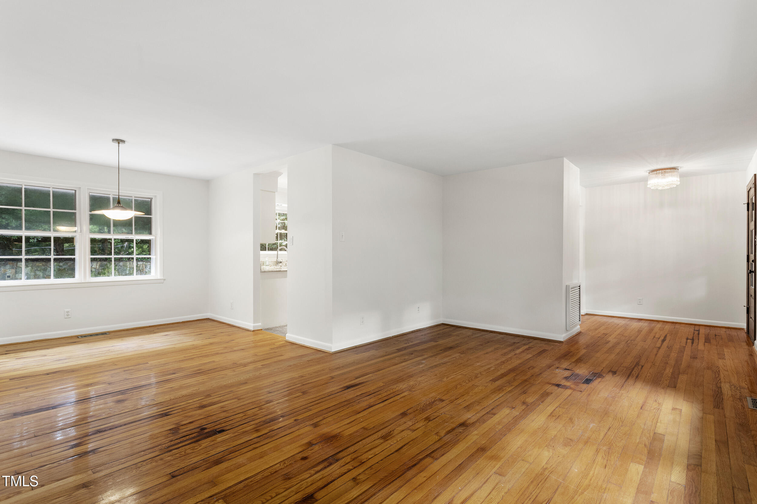 18-2406 Oxford Rd [2282243]_21