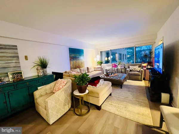 $3,800 | 4201 Cathedral Avenue Northwest, Unit 903W, Washington, DC 20016