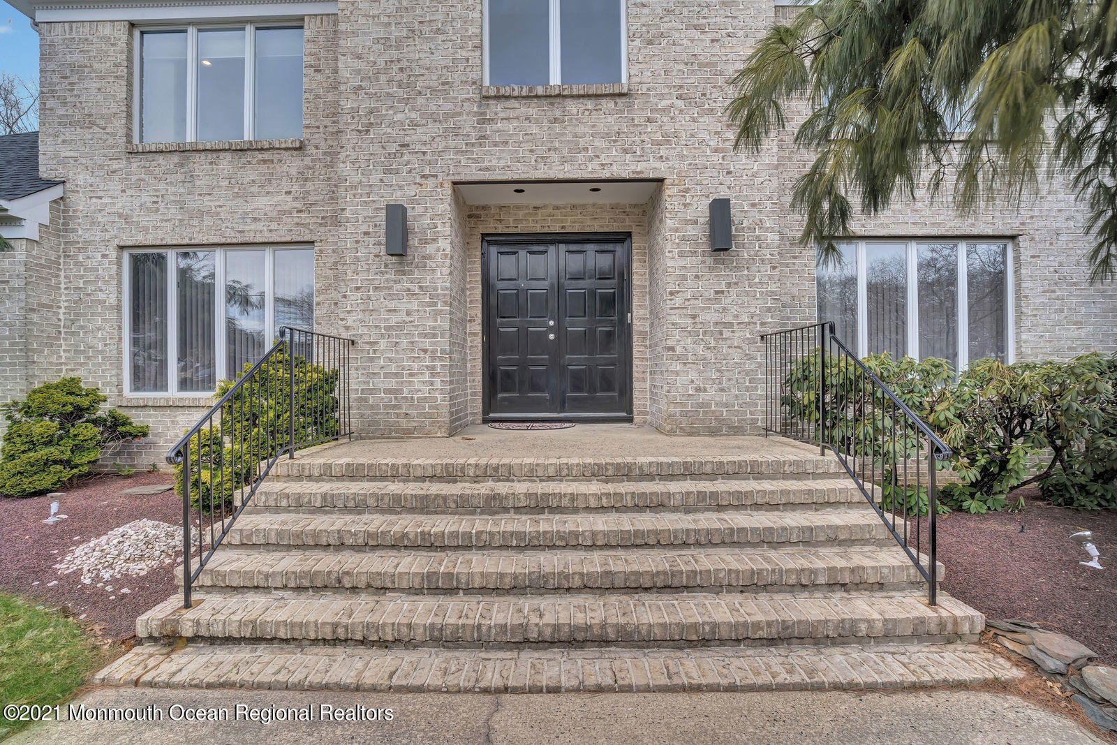 18 Chagall Road Marlboro, NJ 07746 - Photo 3 of 27 ros00562_1