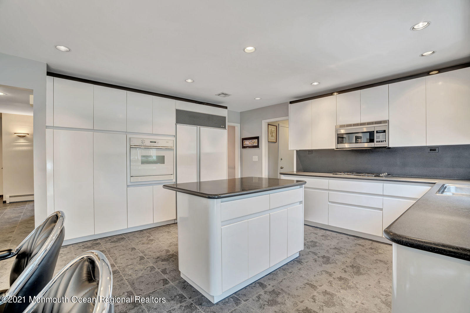 18 Chagall Road Marlboro, NJ 07746 - Photo 10 of 27 ros00662