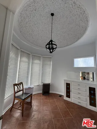 $7,500 | 326 North La Jolla Avenue, Los Angeles, CA 90048