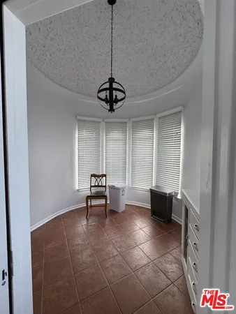 $7,500 | 326 North La Jolla Avenue, Los Angeles, CA 90048