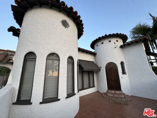 $7,500 | 326 North La Jolla Avenue, Los Angeles, CA 90048