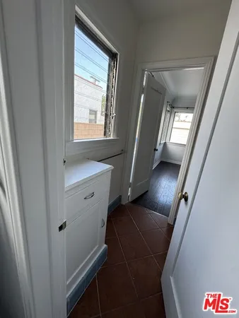 $7,500 | 326 North La Jolla Avenue, Los Angeles, CA 90048