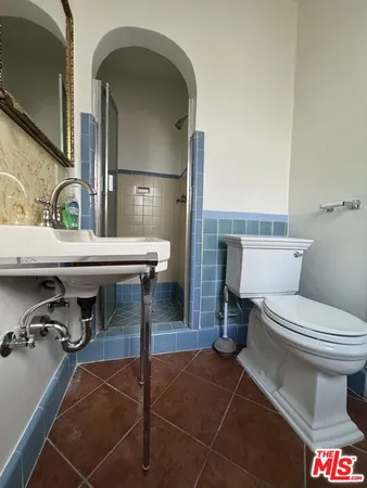 $7,500 | 326 North La Jolla Avenue, Los Angeles, CA 90048