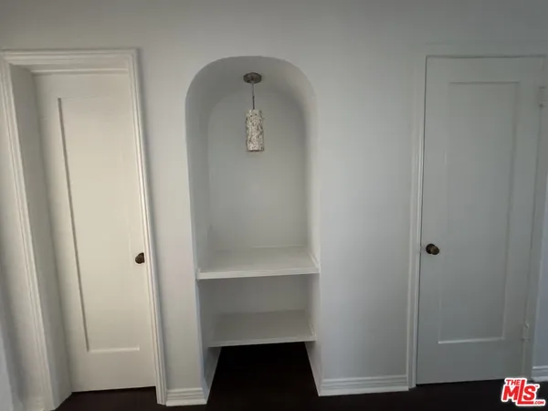 $7,500 | 326 North La Jolla Avenue, Los Angeles, CA 90048