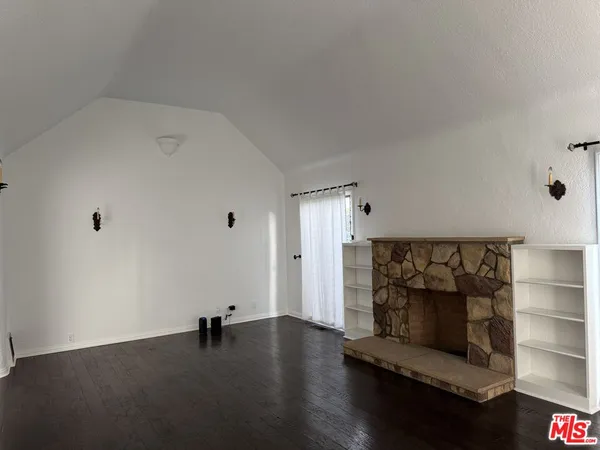 $7,500 | 326 North La Jolla Avenue, Los Angeles, CA 90048