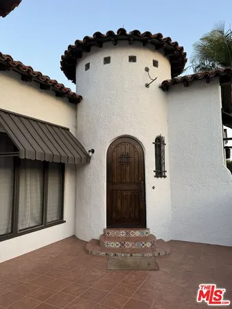 $7,500 | 326 North La Jolla Avenue, Los Angeles, CA 90048