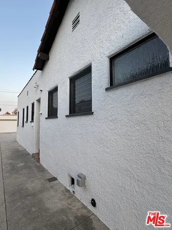 $7,500 | 326 North La Jolla Avenue, Los Angeles, CA 90048