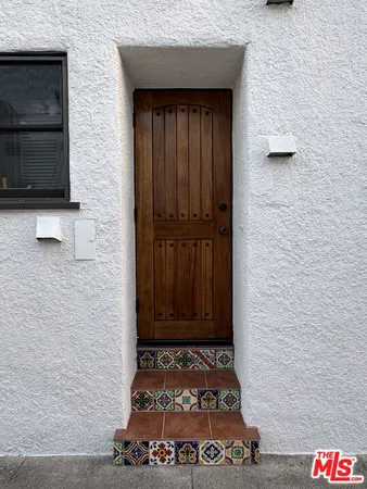 $7,500 | 326 North La Jolla Avenue, Los Angeles, CA 90048