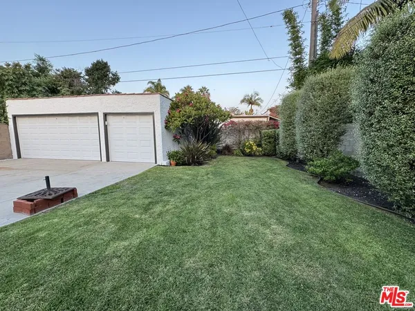 $7,500 | 326 North La Jolla Avenue, Los Angeles, CA 90048
