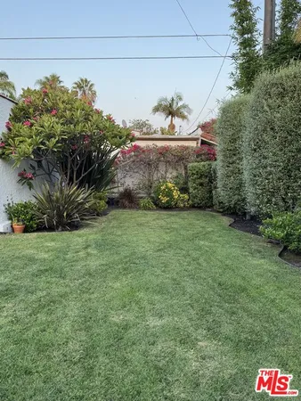 $7,500 | 326 North La Jolla Avenue, Los Angeles, CA 90048