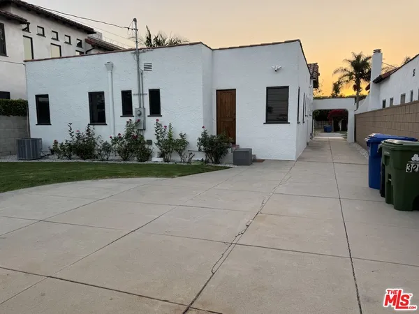 $7,500 | 326 North La Jolla Avenue, Los Angeles, CA 90048
