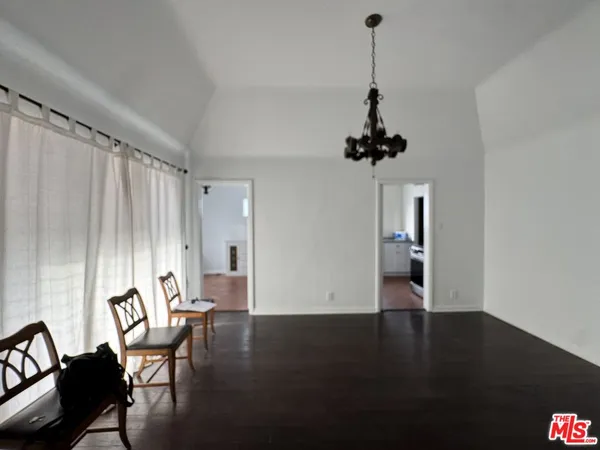 $7,500 | 326 North La Jolla Avenue, Los Angeles, CA 90048