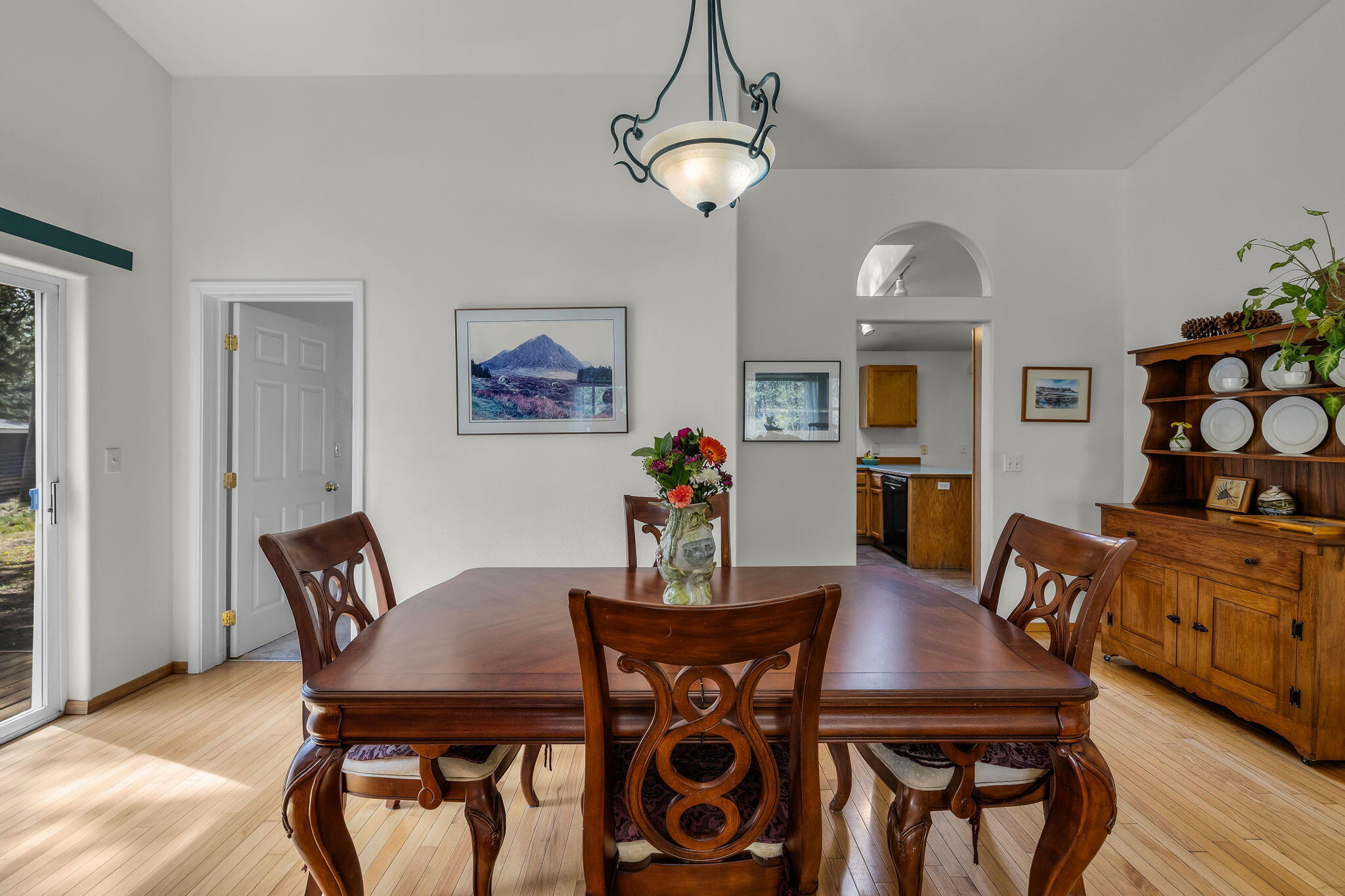 18887 Choctaw Road Bend, OR 97702 - Photo 20 of 38 Ample space for any size dining table, sideboard, hutch