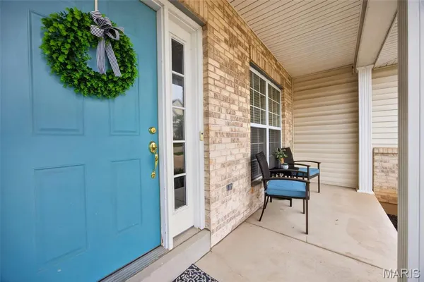 $489,000 | 2225 Ameling Manor Drive, Maryland Heights, MO 63043