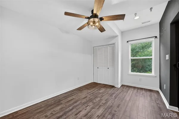 $489,000 | 2225 Ameling Manor Drive, Maryland Heights, MO 63043