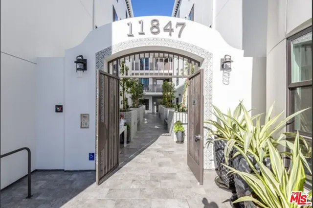 a view of an entryway