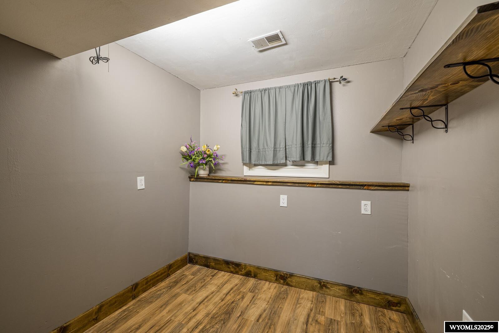 119 Valley Drive Casper, WY 82604 - Photo 19 of 33