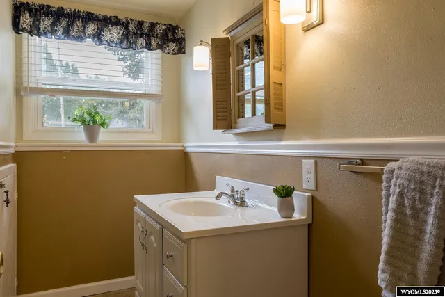 $480,000 | 119 Valley Drive, Casper, WY 82604