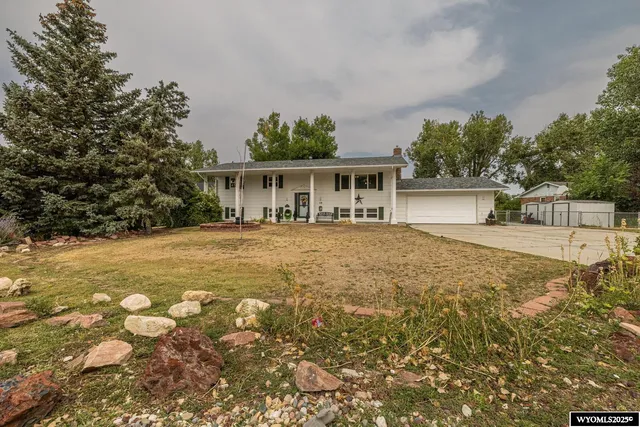 $480,000 | 119 Valley Drive, Casper, WY 82604