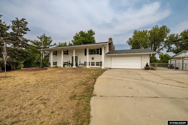 $480,000 | 119 Valley Drive, Casper, WY 82604