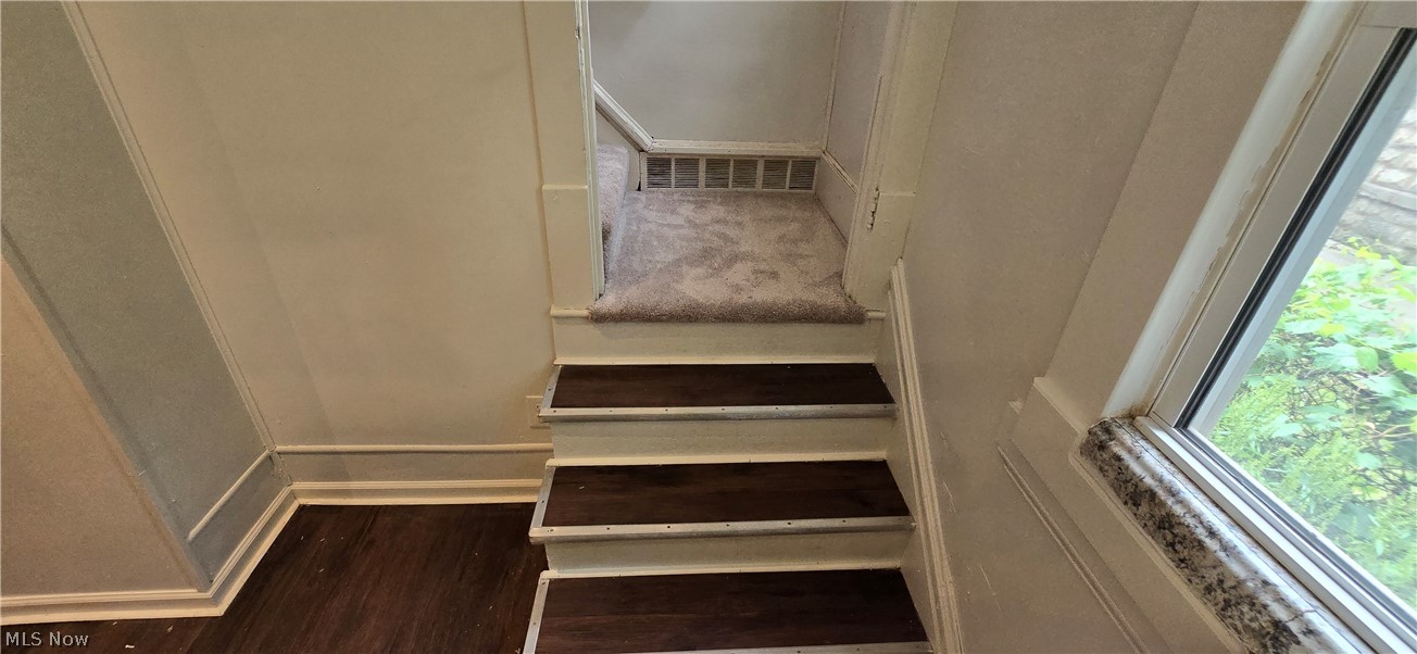 700 Carpenter Street Akron, OH 44310 - Photo 27 of 50
