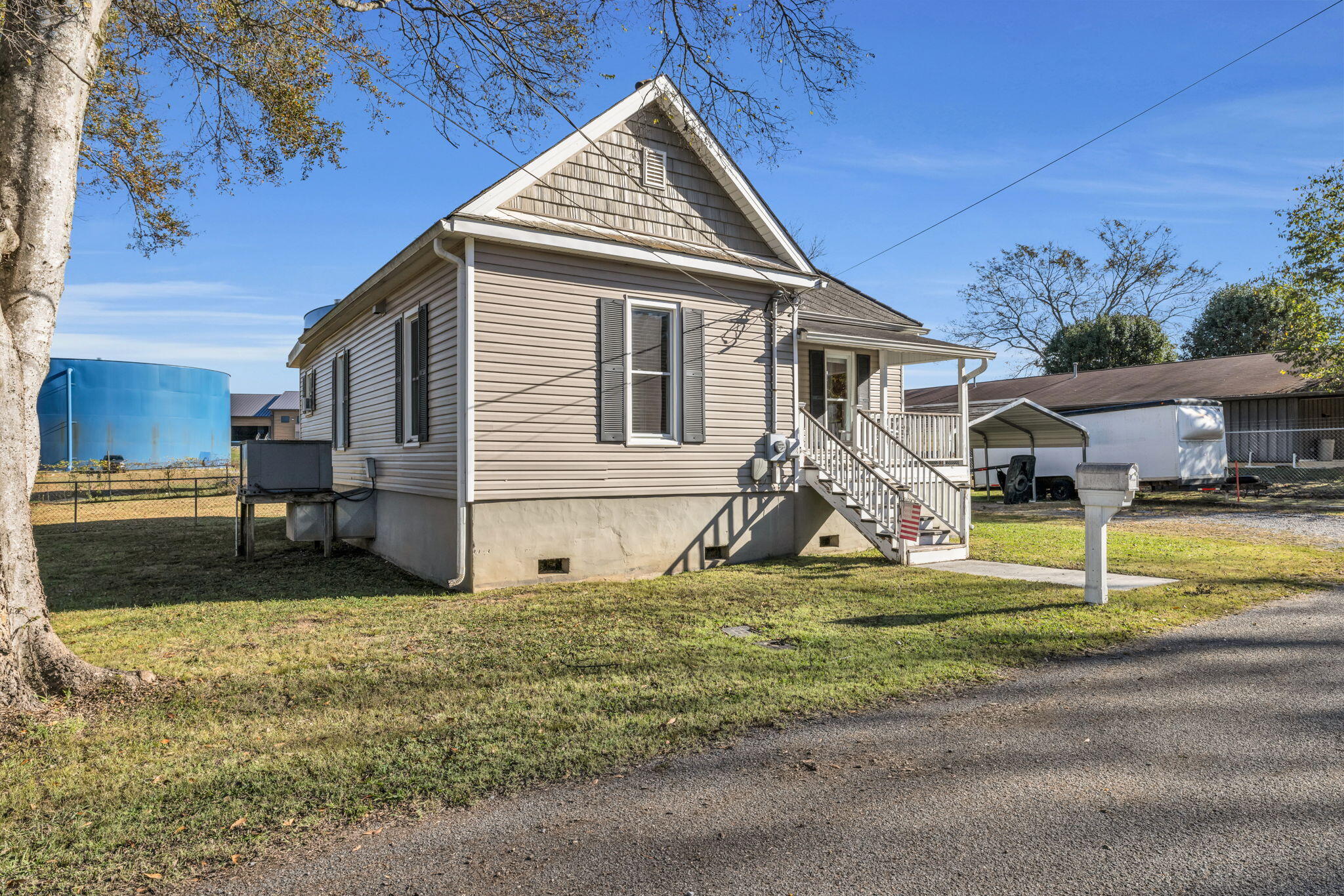 309 East 16th Street Chickamauga, GA 30707 - Photo 2 of 23 Front