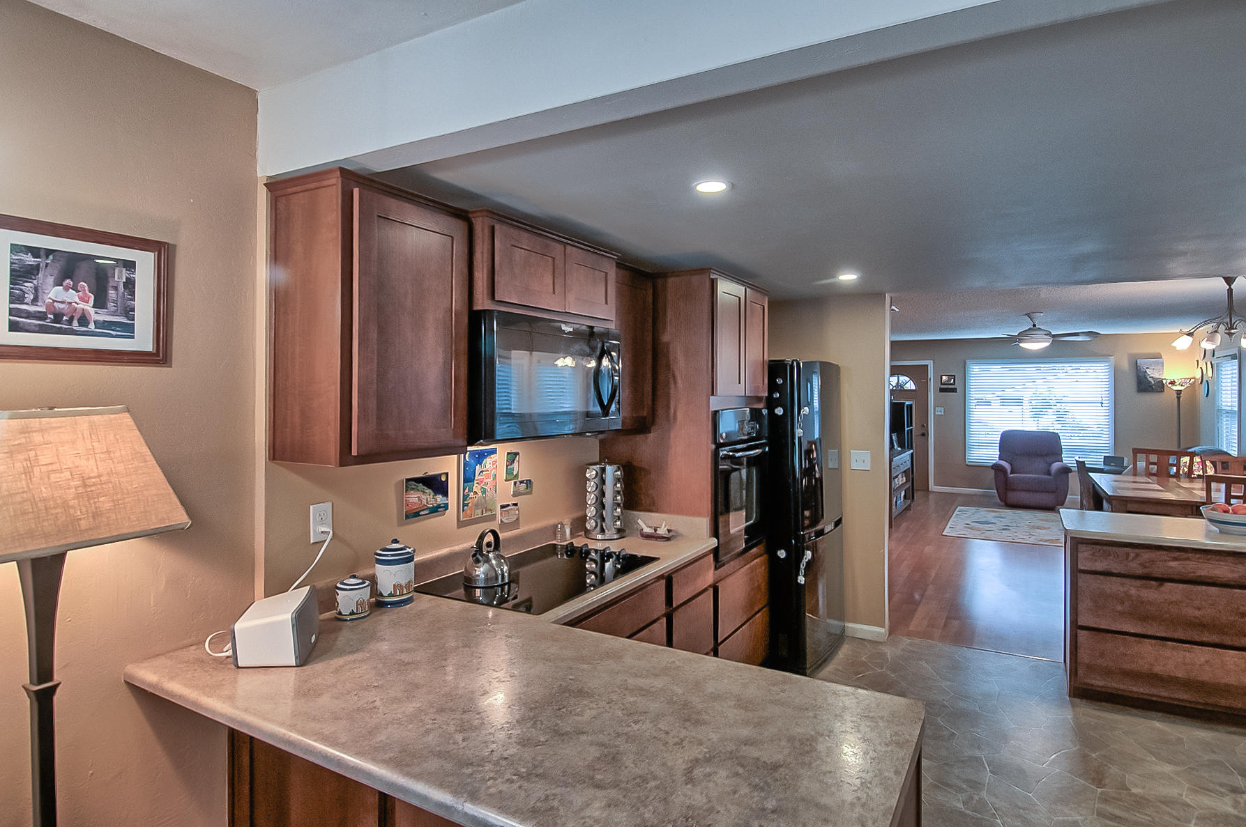 1279 Harpole Road Redding, CA 96002 - Photo 14 of 31 Breakfast bar