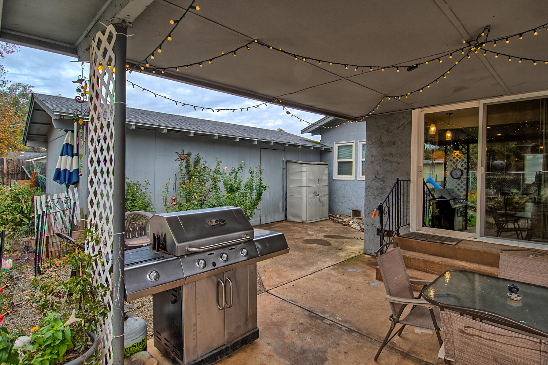 1279 Harpole Road Redding, CA 96002 - Photo 25 of 31 Covered patio