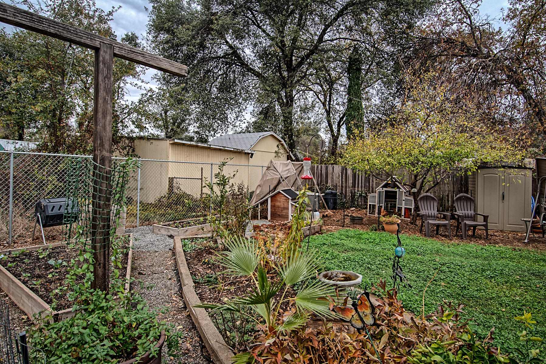 1279 Harpole Road Redding, CA 96002 - Photo 27 of 31 Garden beds