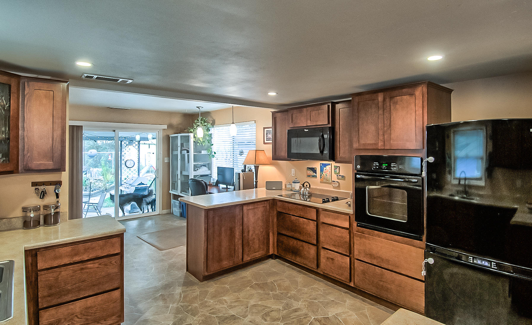 1279 Harpole Road Redding, CA 96002 - Photo 10 of 31 Kitchen