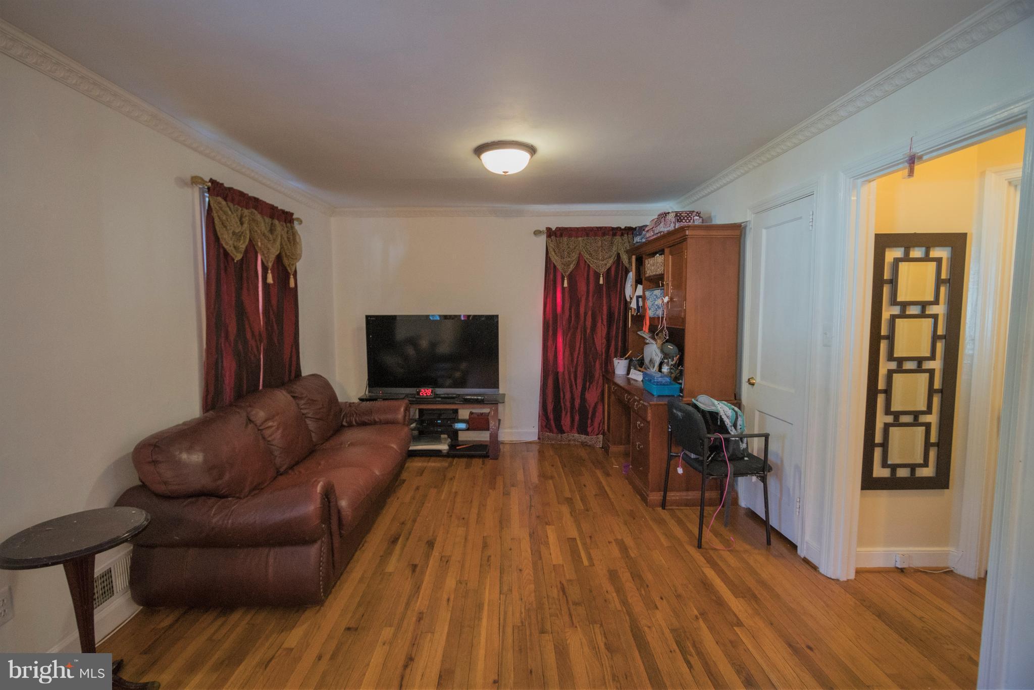 2706 Newton Street Silver Spring, MD 20902 - Photo 5 of 30 Living Room