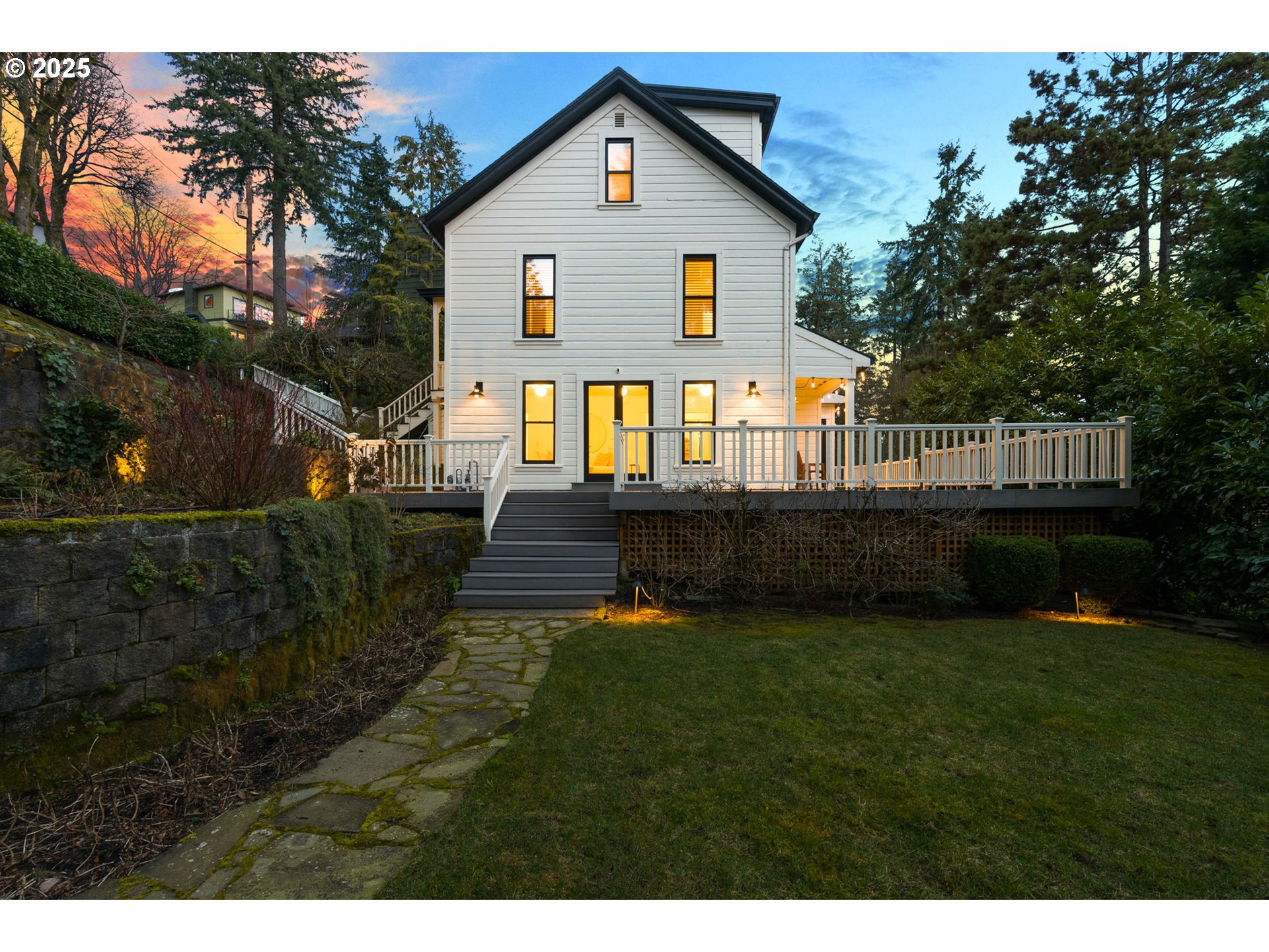 2664 Southwest Talbot Road Portland, OR 97201 - Photo 4 of 48 Gallery Image 4