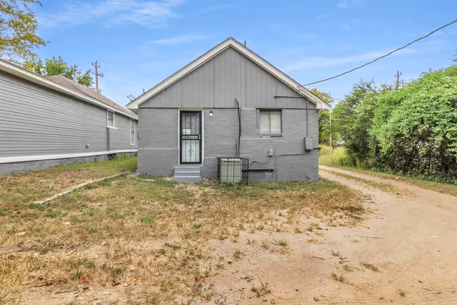 $139,900 | 564 West Peebles Road, Memphis, TN 38109